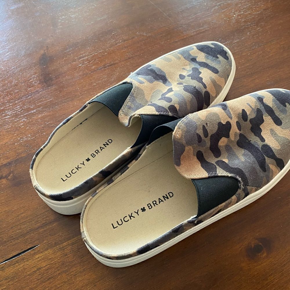Lucky Brand Camo Mules Size 7 1/2 - Picture 2 of 4